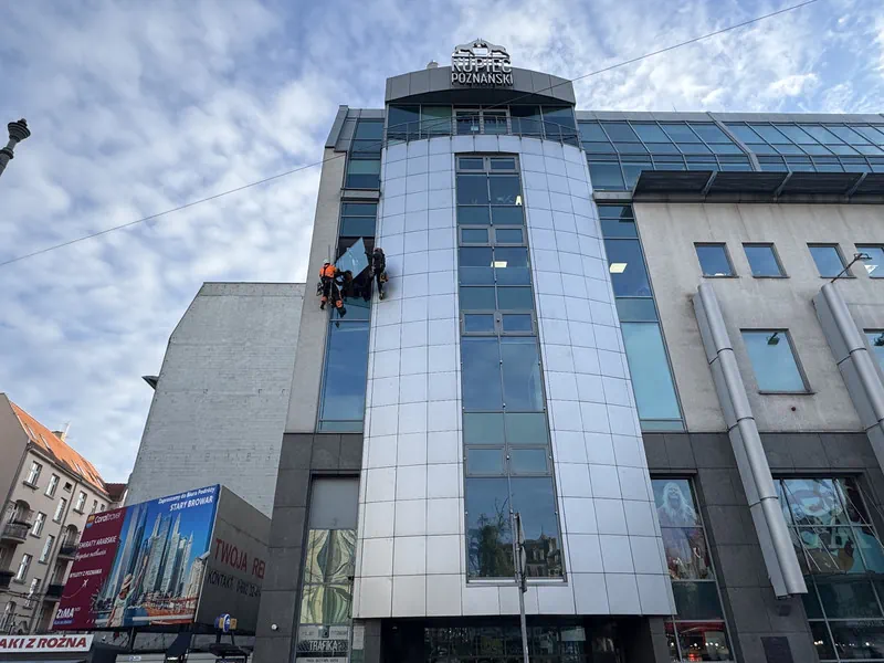 Obrazek podczas wykonywania zlecenia - usługi alpinistyczne.