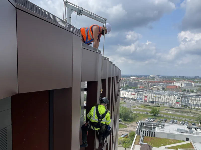Usługi specjalistyczne i remontowe